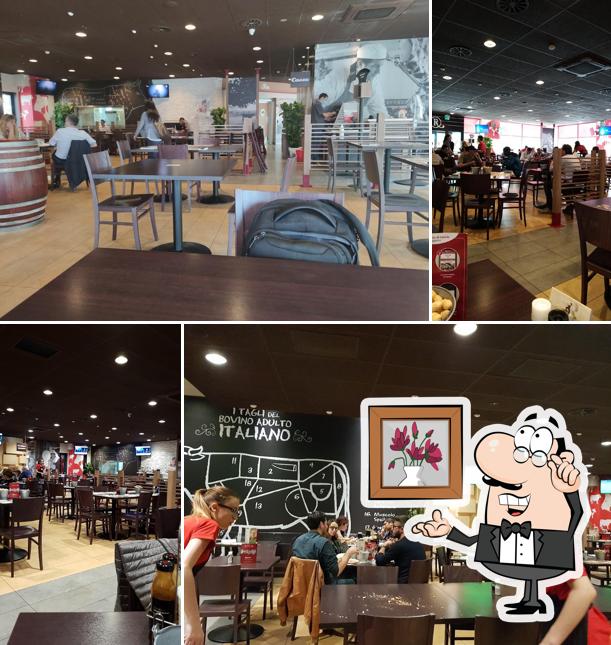 Gli interni di Roadhouse Grill