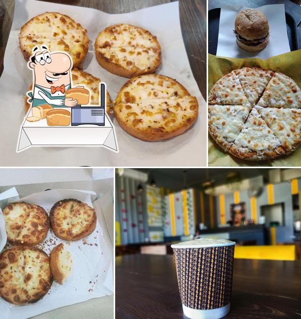 Garlic bread at TeaMax Cafe Vadodara