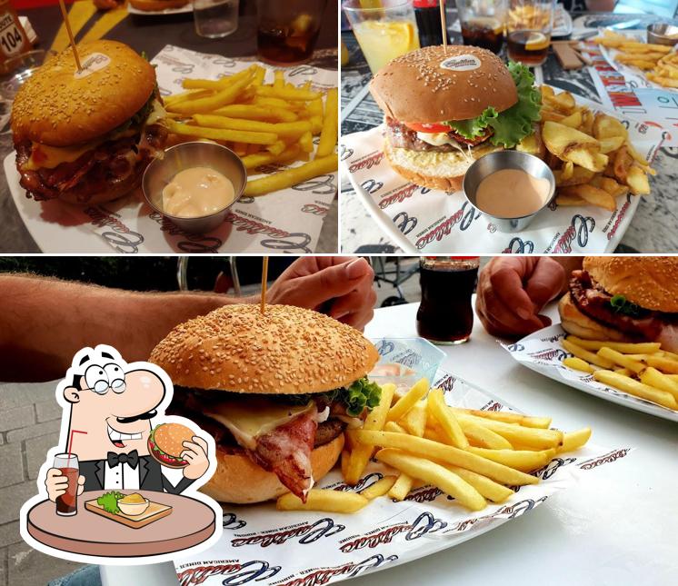 Cadilac American Diner Bibione propone un'ampia varietà di opzioni per gli amanti dell'hamburger