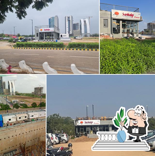 The exterior of Sankalp express