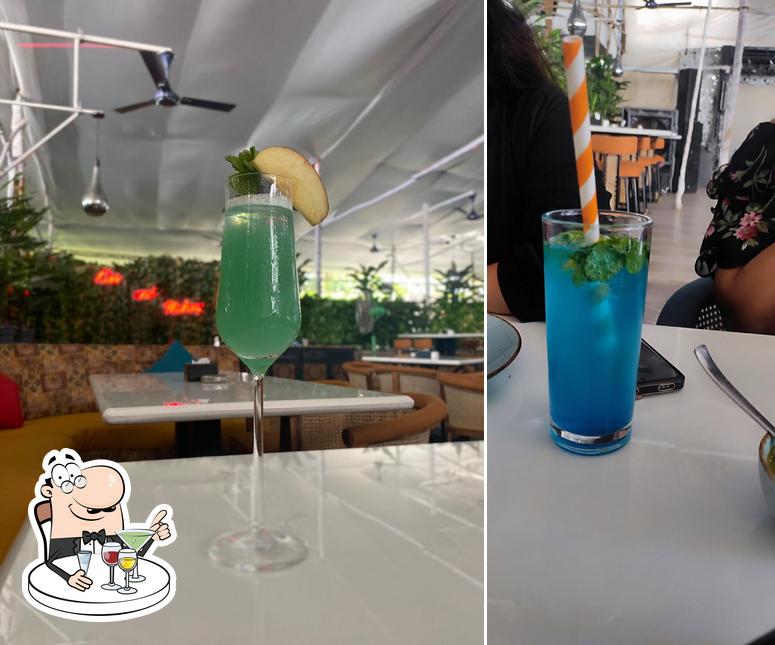 Up In The Air serves alcohol