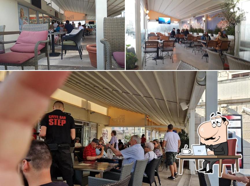 Siediti a un tavolo di Caffe Bar STEP