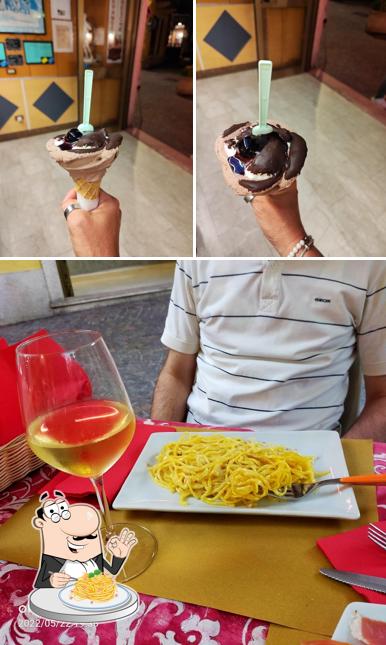 Spaghetti alla carbonara al Roxy Bar