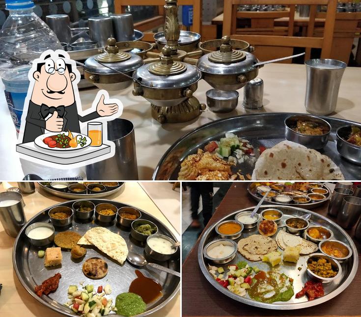 Food at Pakwan Dining Hall