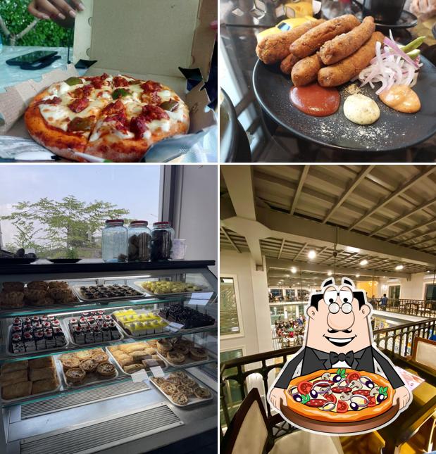 Try out pizza at Coffee House (New Town)