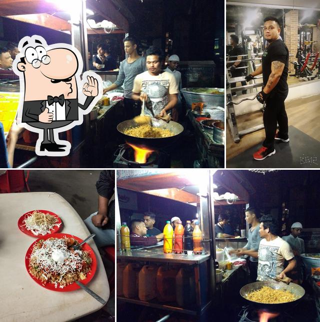 See the picture of Baghdadi Chinese