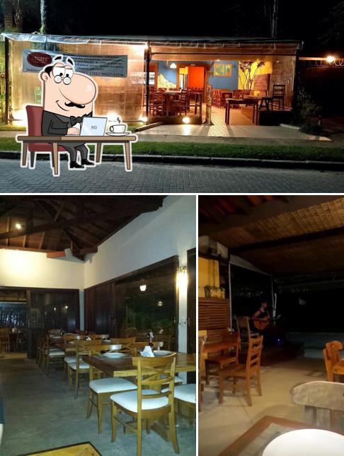 O interior do Pizzaria e Creperia Massapê