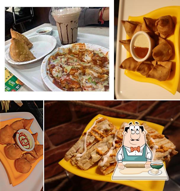 Samosa at Samosa junction jammu