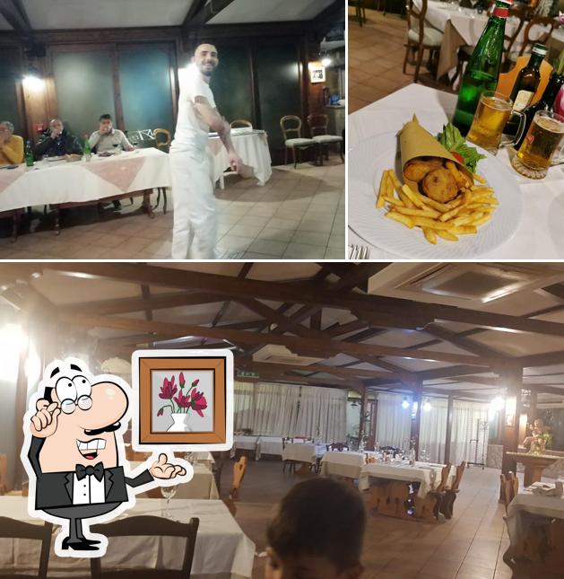 Siediti a un tavolo di Ciao Toto