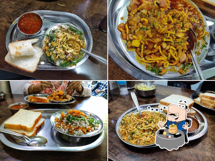 Food at Bedekar Misal