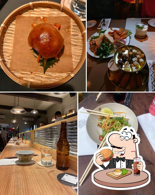 Peça um hambúrguer no Restaurante MI•ADO