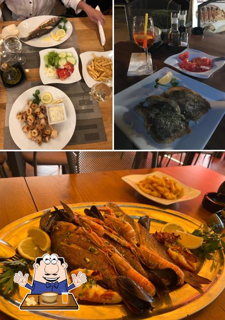 La cibo e interni del ristorante