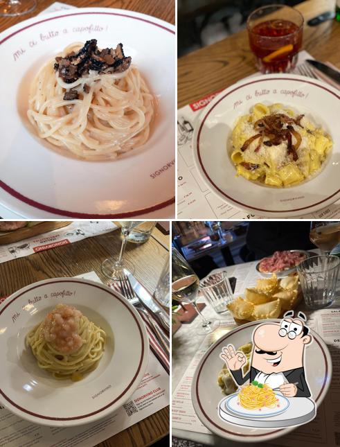 Spaghetti alla carbonara al Signorvino Milano