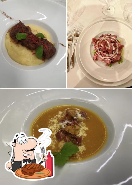 Prenditi i piatti di carne a Dome Experience