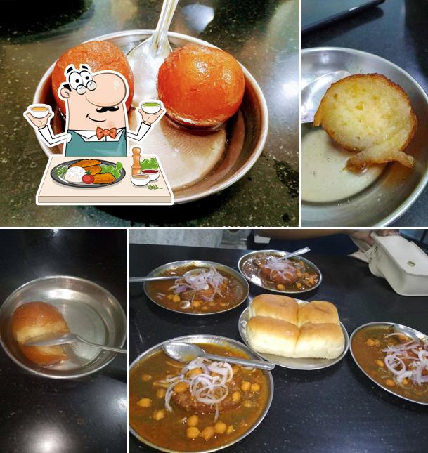 Meals at Mahadev Patis wala