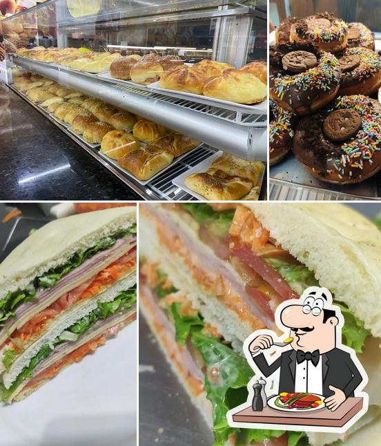 Comida em Panificadora Ilha Bella