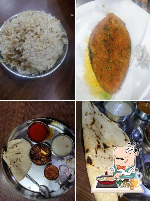 Fried rice at Hotel Kolhapuri Tambada Pandhara