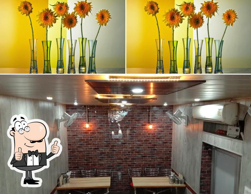 Look at the picture of Pal Punjabi Dhaba