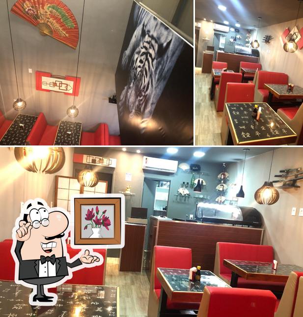 O interior do SURY CULINARIA ORIENTAL