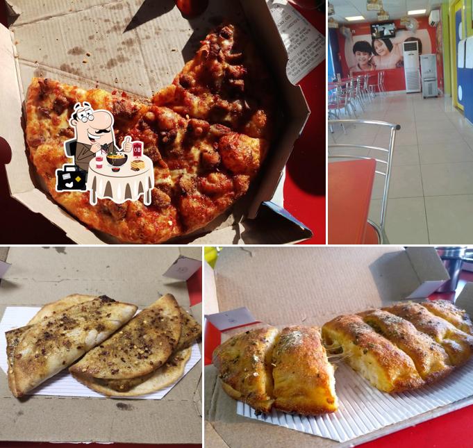 Food at Domino's Pizza Beside Junction Mall, Durgapur