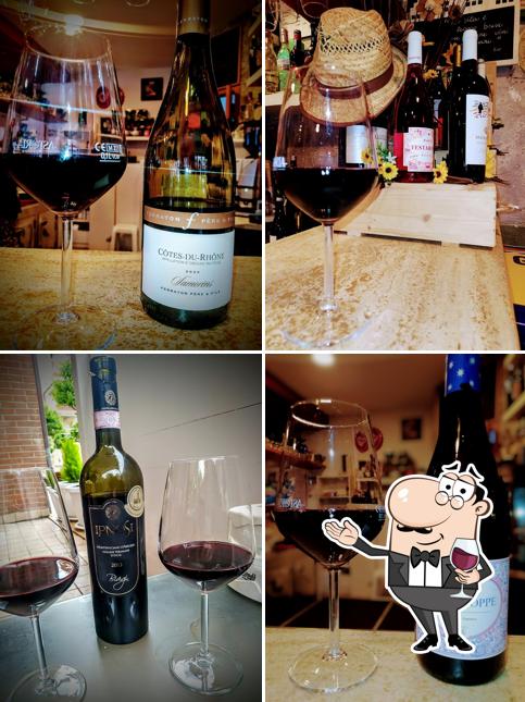 È gradevole godersi un bicchiere di vino a Camplese