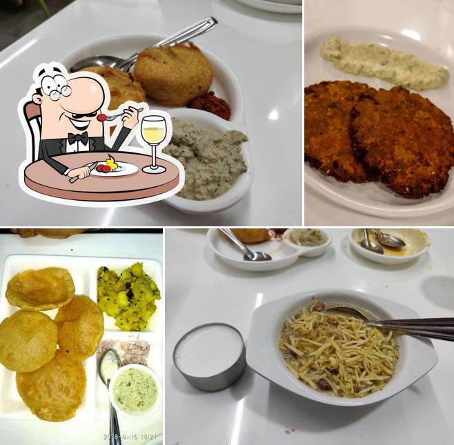 Meals at Panshikar Aahaar