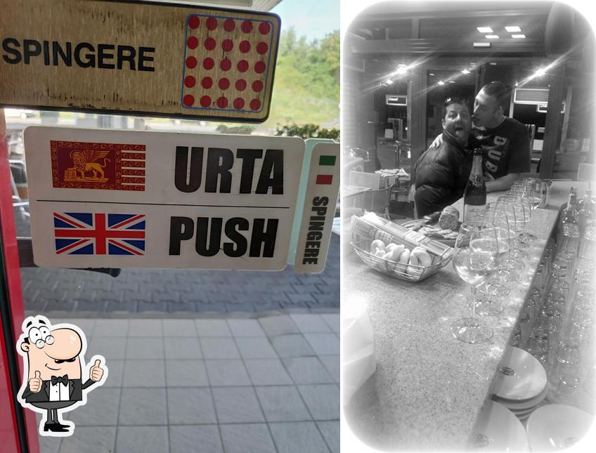 Vedi questa foto di International Cafè