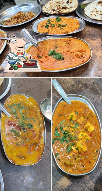 Chicken curry at Vaishno Niharika Bhawan Katra