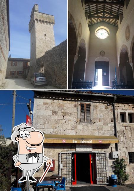 Dai un’occhiata alla immagine che mostra la esterno e interni di Bar Eglise