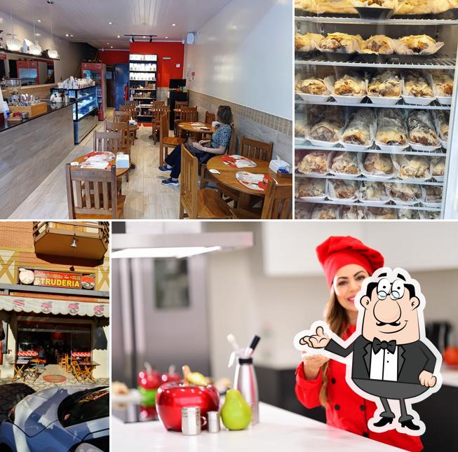 Sente em uma das mesas no Struderia Café da Elaine Coffee Roasters