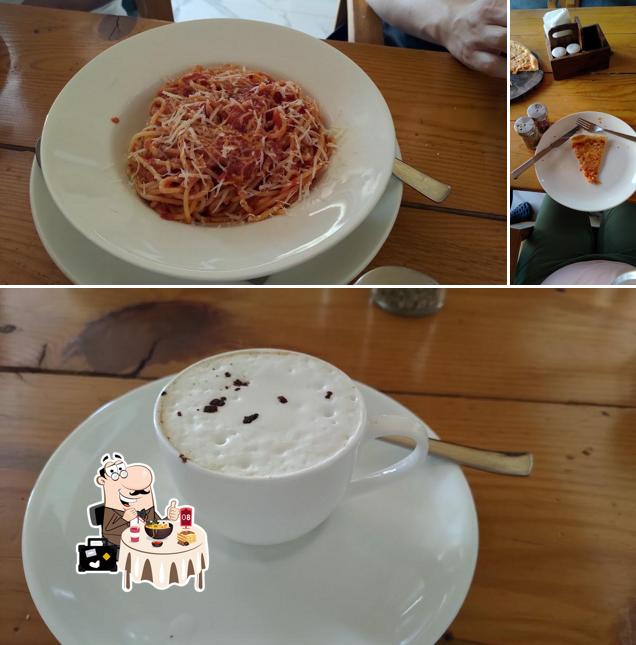 Among various things one can find food and interior at A Tavola Con Te -2 - Italian Woodfired Oven Pizza