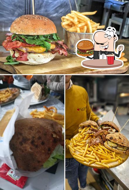 Prenditi un hamburger a Plaza Slow Drink