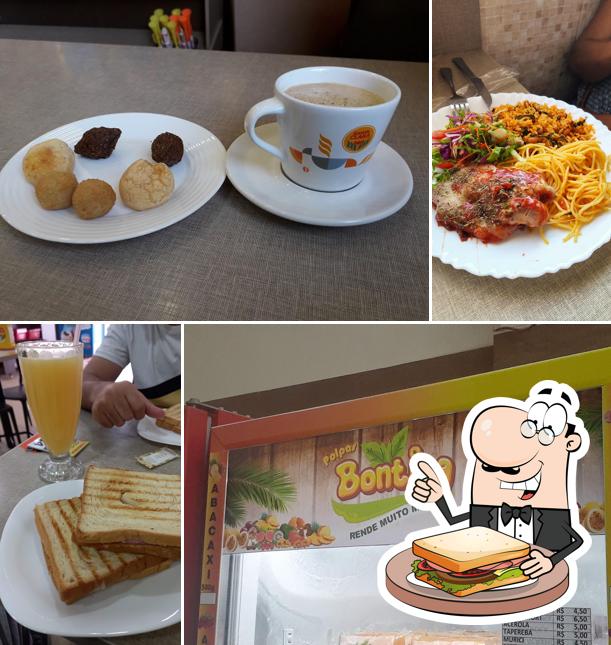 Sanduíches de queijo grelhado em Panificadora Hellen