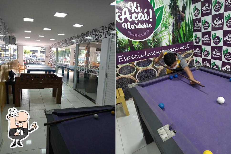 Sente em uma das mesas no Ki Açaí Nordeste - Araturi