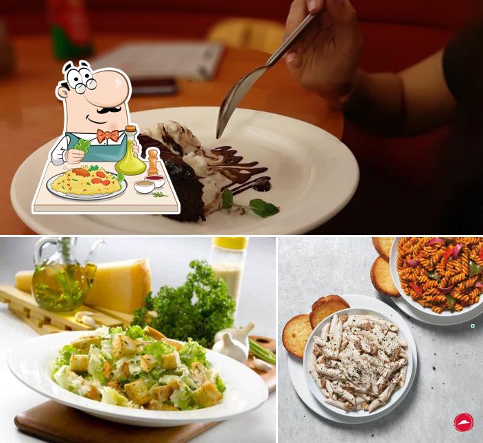 Meals at Pizza Hut Saharaganj Mall, Lucknow