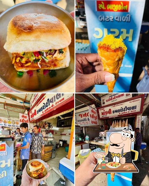 Meals at Mandvi Double Roti Vala