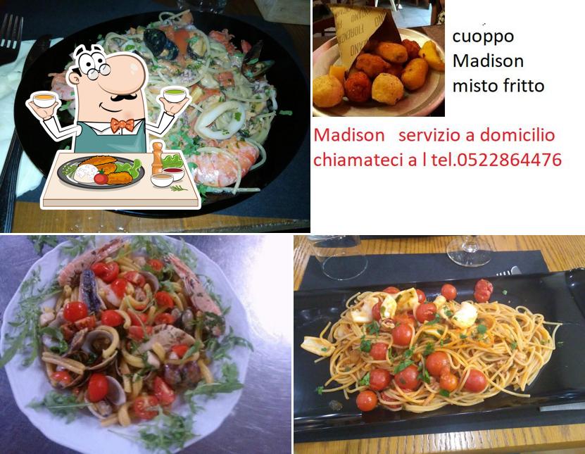 Platti al Pizzeria Ristorante Madison con posti a sedere