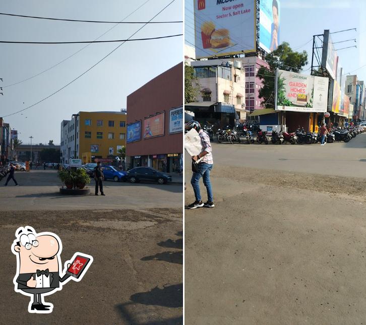 The exterior of Papa Chow , city center