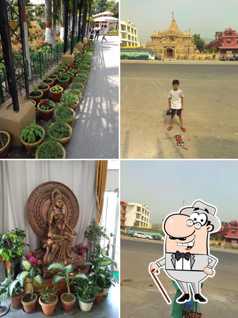 The exterior of Canteen & Bhojanalay, Shantikunj