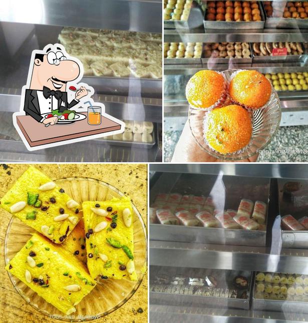 Meals at Manoj Misthan Bhandar