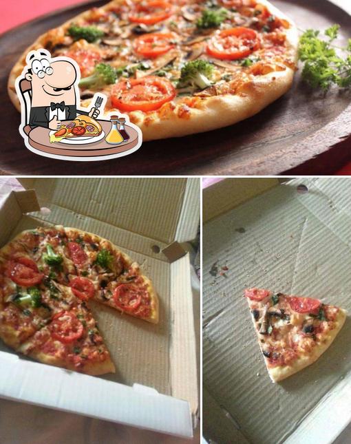 Try out pizza at Juliet's House