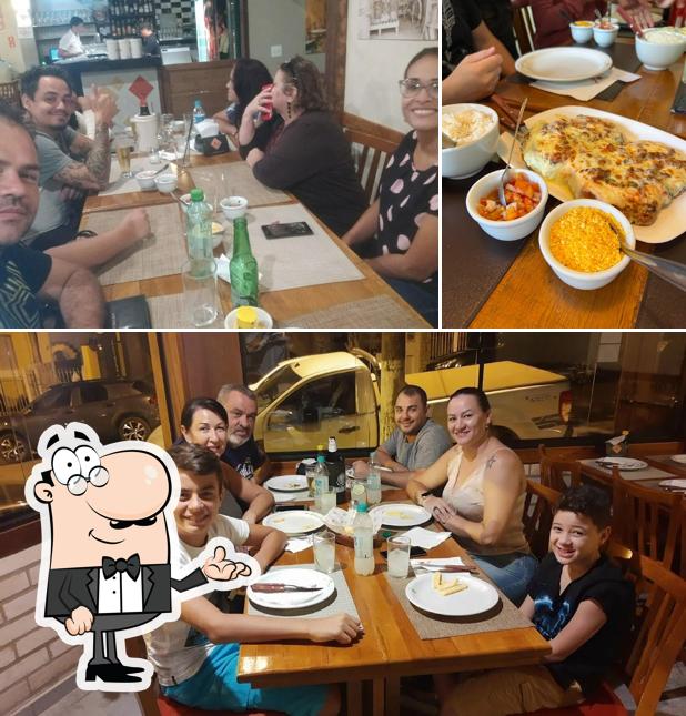 Veja imagens do interior do Frango Atropelado - Castelo - Unid. 1