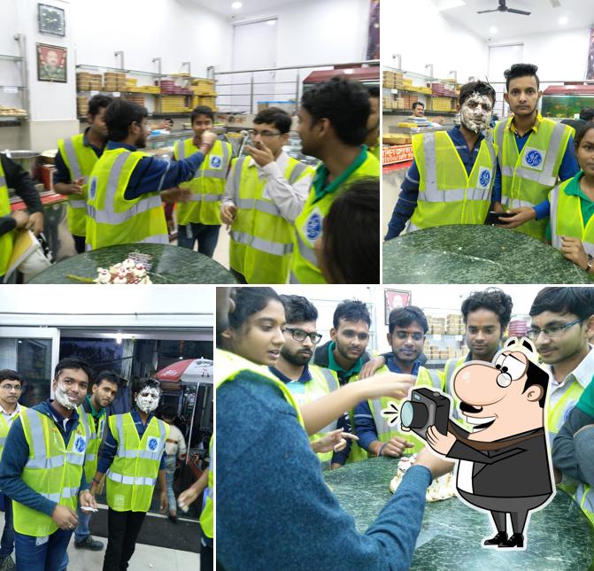 Balaji Sweets And Fast Food image