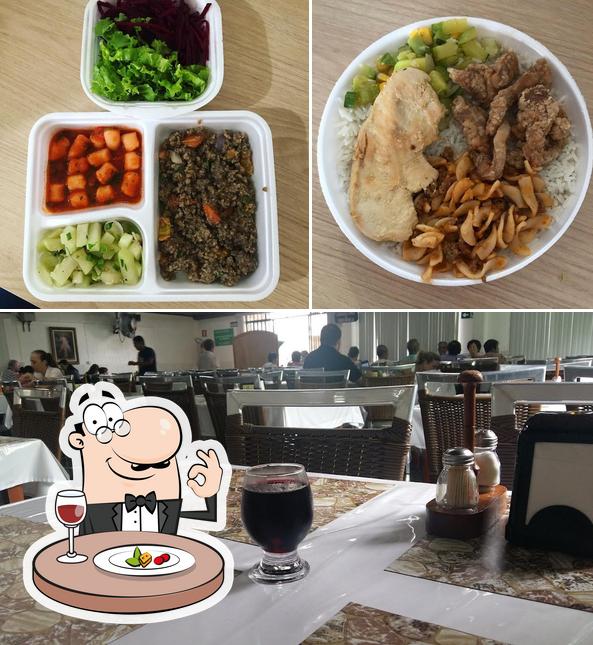 Entre diversos coisas, comida e interior podem ser encontrados no MARMITARIA HOLANDESAS