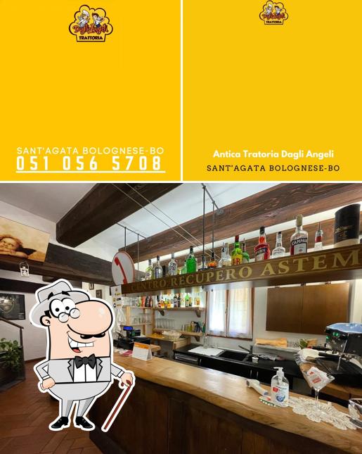 La esterno e bancone da bar del ristorante