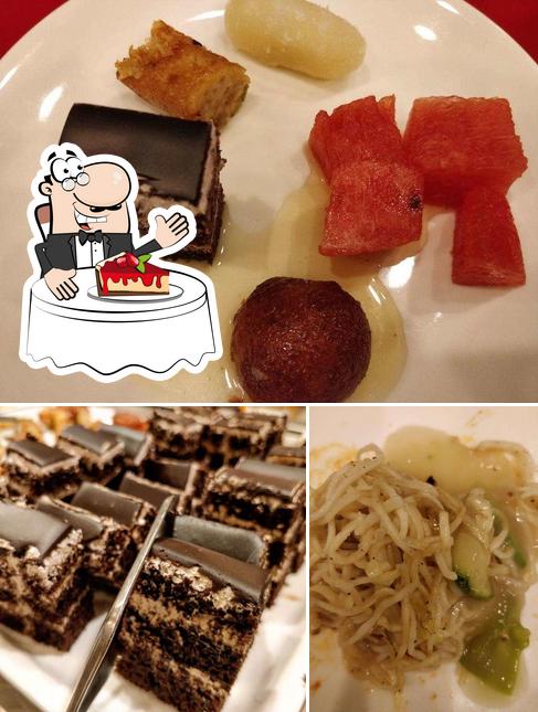 Keys Cafe - Keys Select Hotel provides a number of desserts