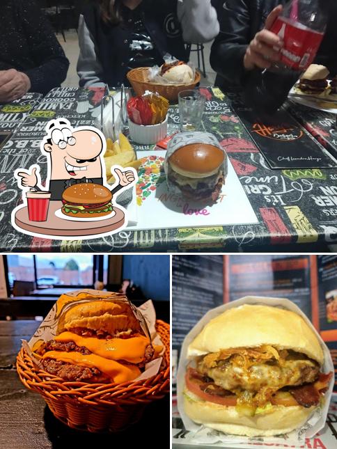 Peça um hambúrguer no Herys Burger / Borda do Campo