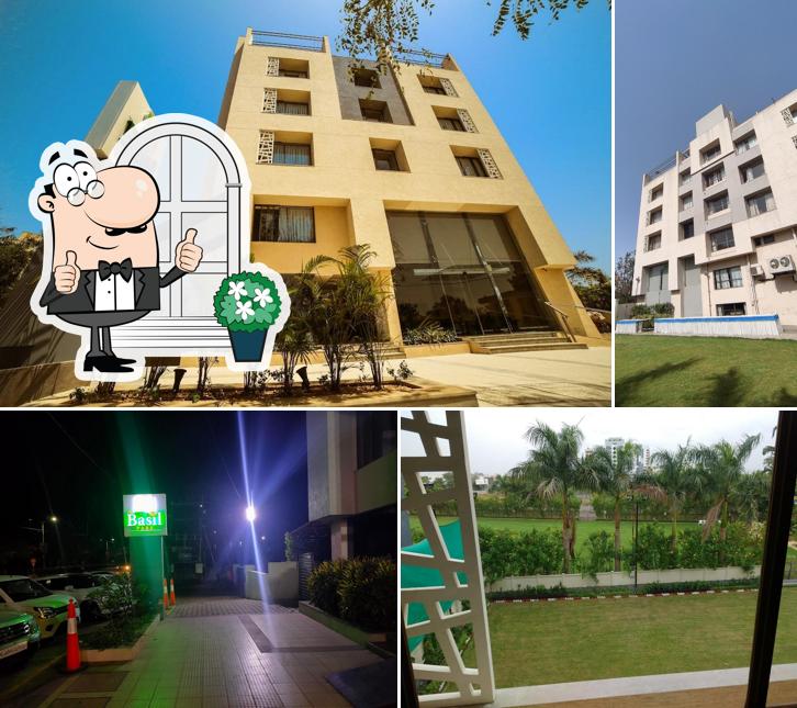 The exterior of Hotel The Basil Park