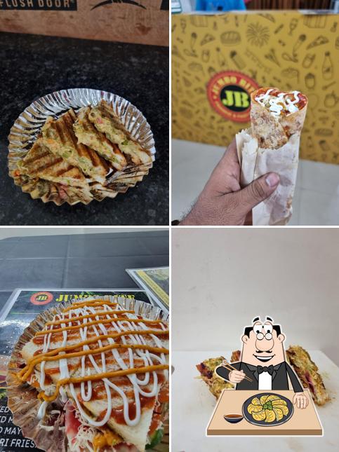 Jumbo Bite Frankie and Fastfood