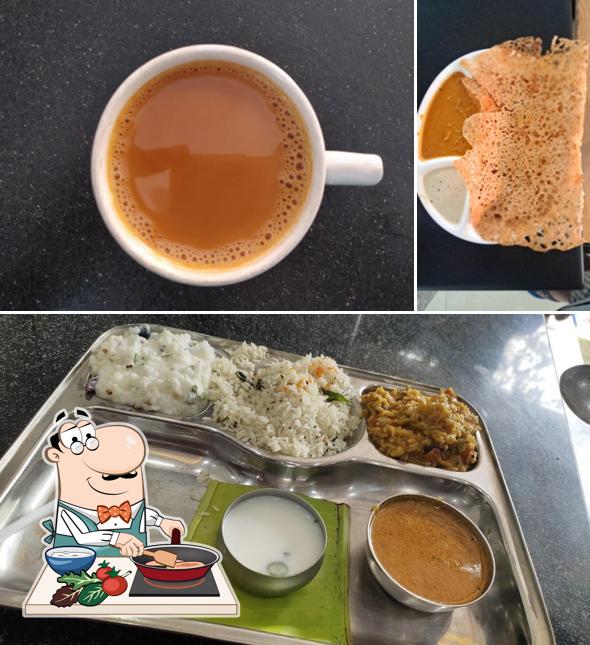 Chicken curry at Mahaveera Tiffins And Meals